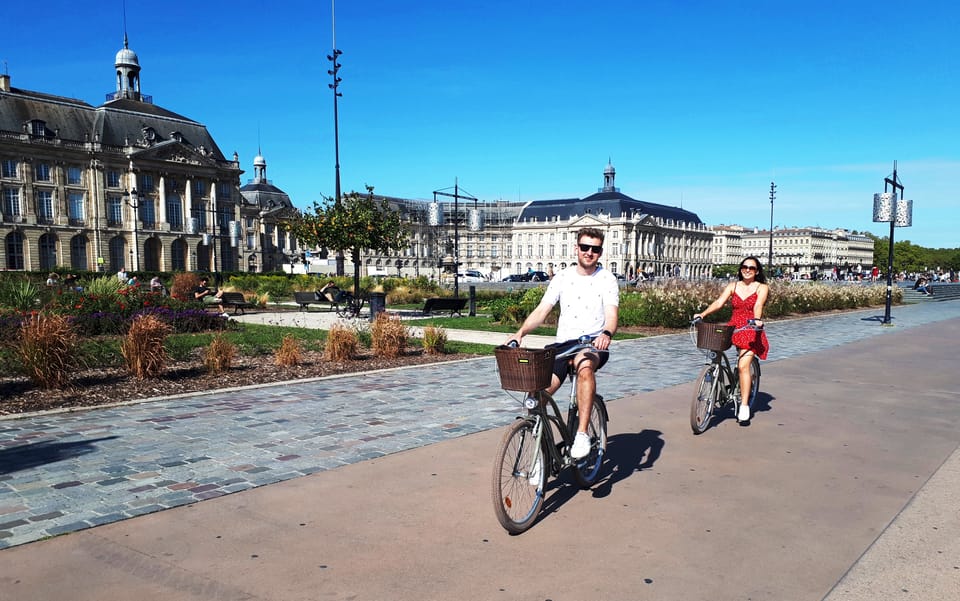 Visite de Bordeaux à vélo pour les grands ados