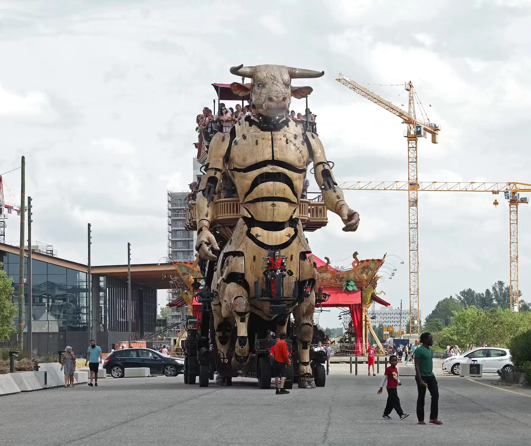 Visite en famille à la Halle de la Machine à Toulouse