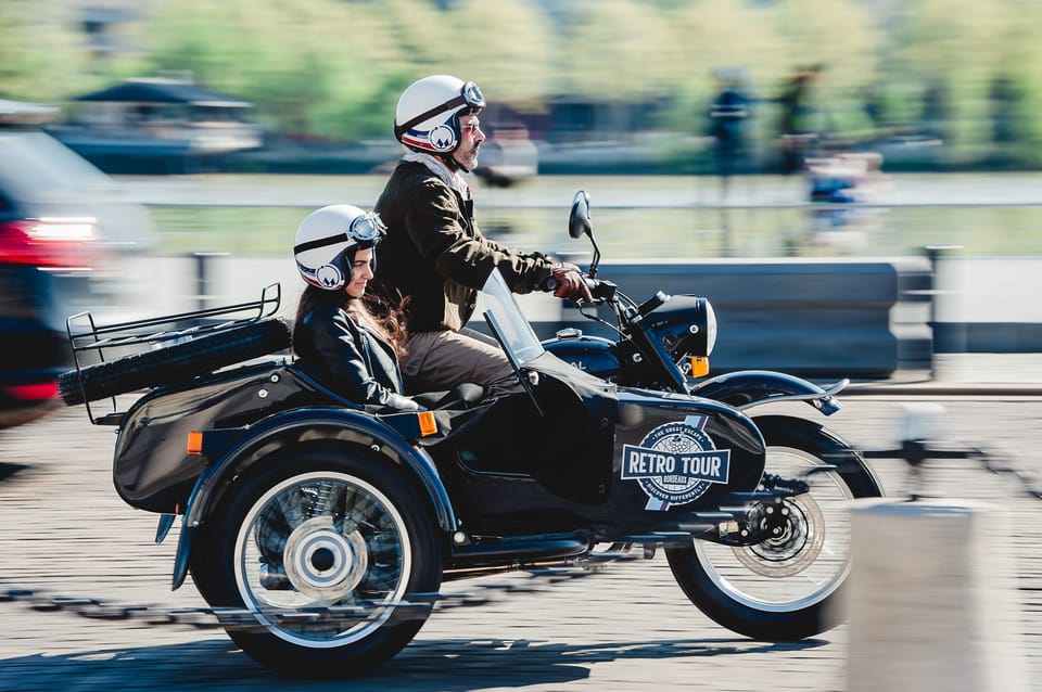 Visite en side-car vintage à Bordeaux pour ados