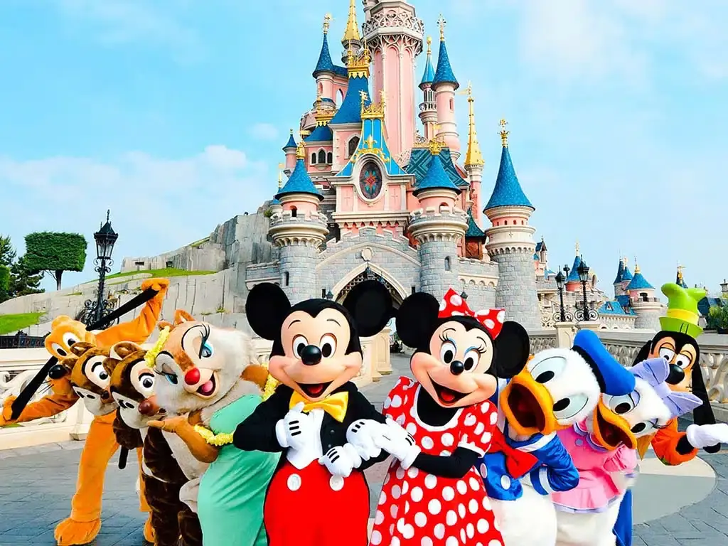 Enfants s’amusant à Disneyland Paris